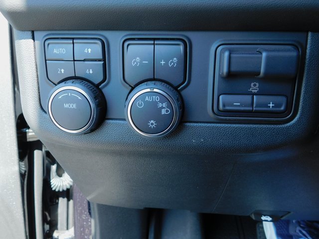 2024 Chevrolet Suburban Premier photo 26