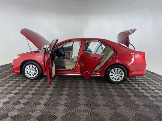 2014 Toyota Camry Hybrid LE photo 16
