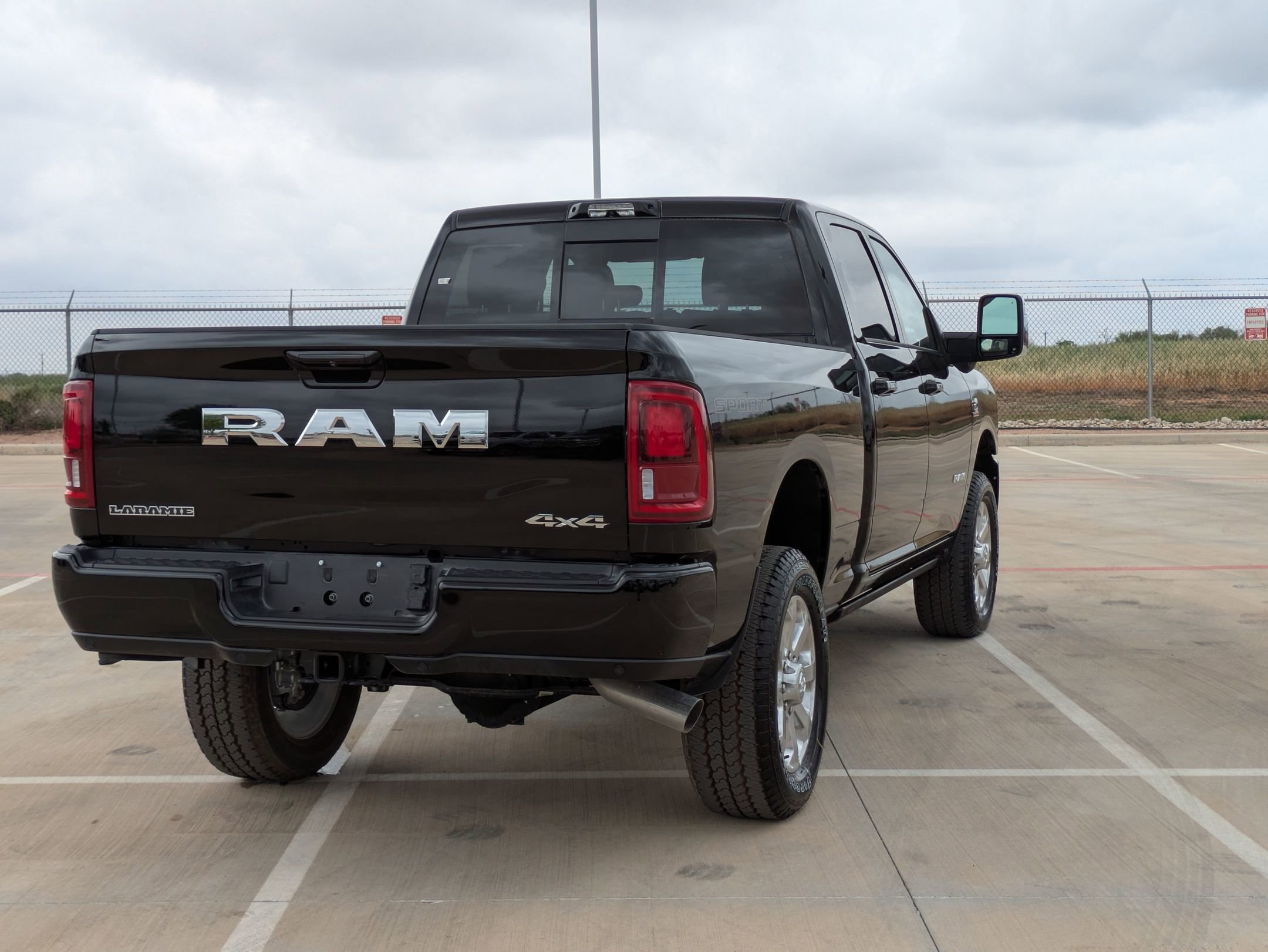 2025 Ram 2500 Laramie photo 3