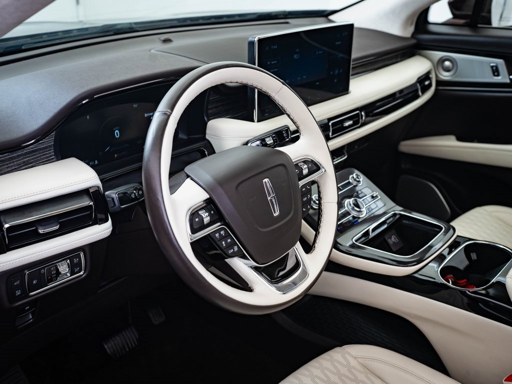 2022 Lincoln Nautilus Black Label photo 19