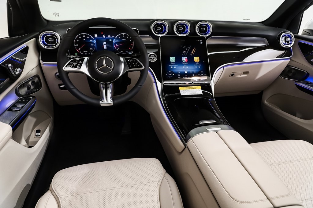 2025 Mercedes Benz GLC 300 4MATIC photo 6