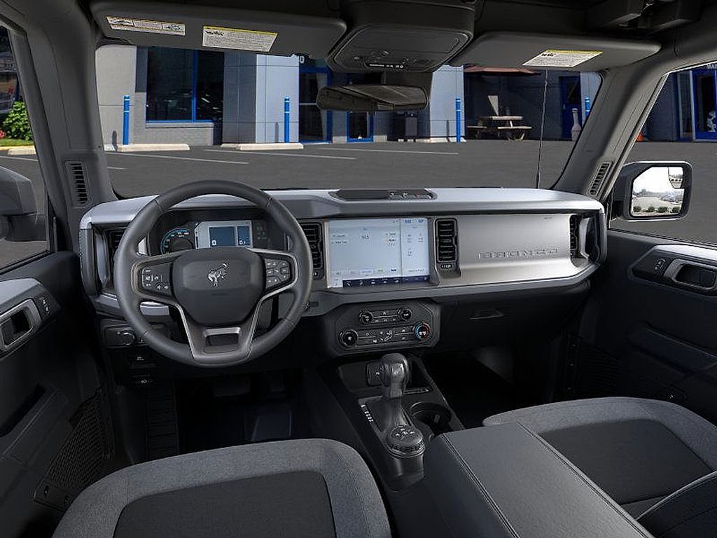 2025 Ford Bronco Base photo 7
