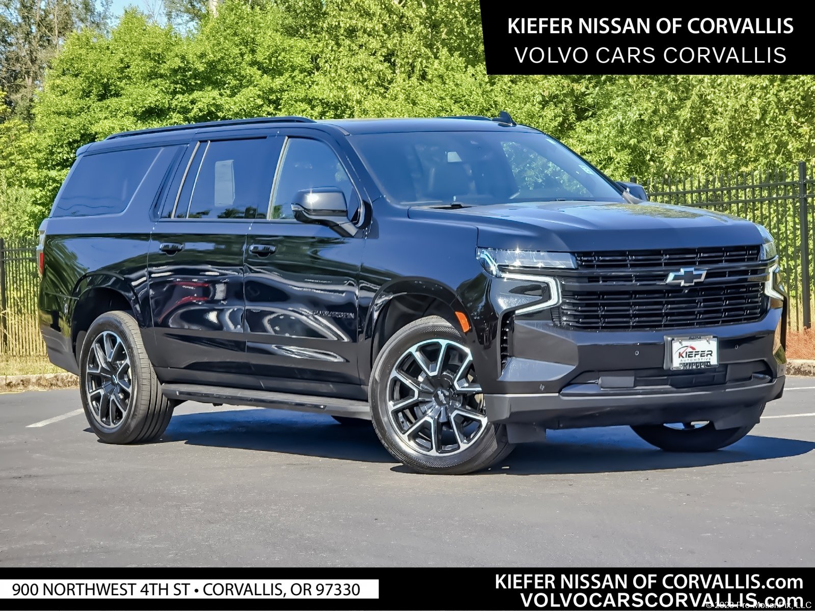 2024 Chevrolet Suburban RST's photo