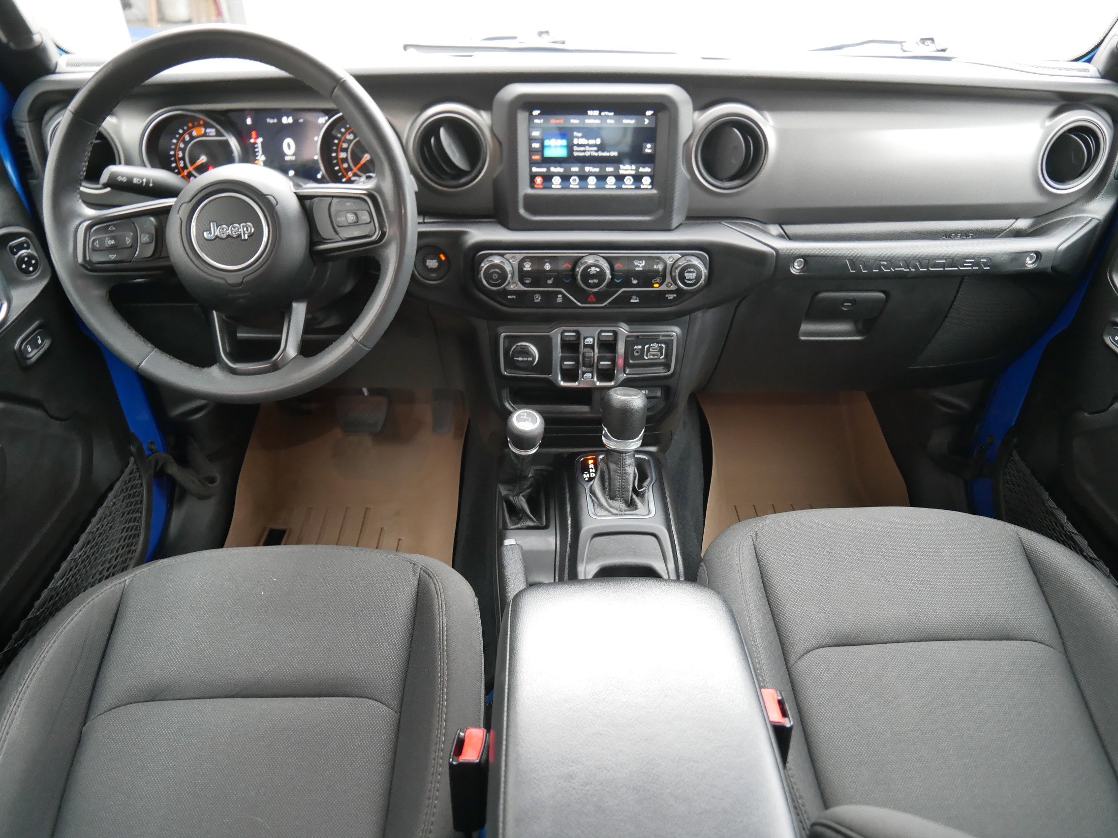 2023 Jeep Wrangler Willys photo 13