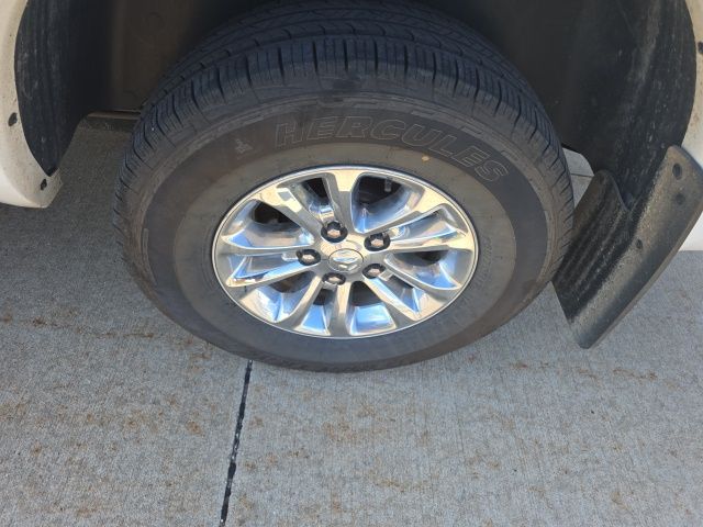 2018 Ram 1500 SLT photo 23