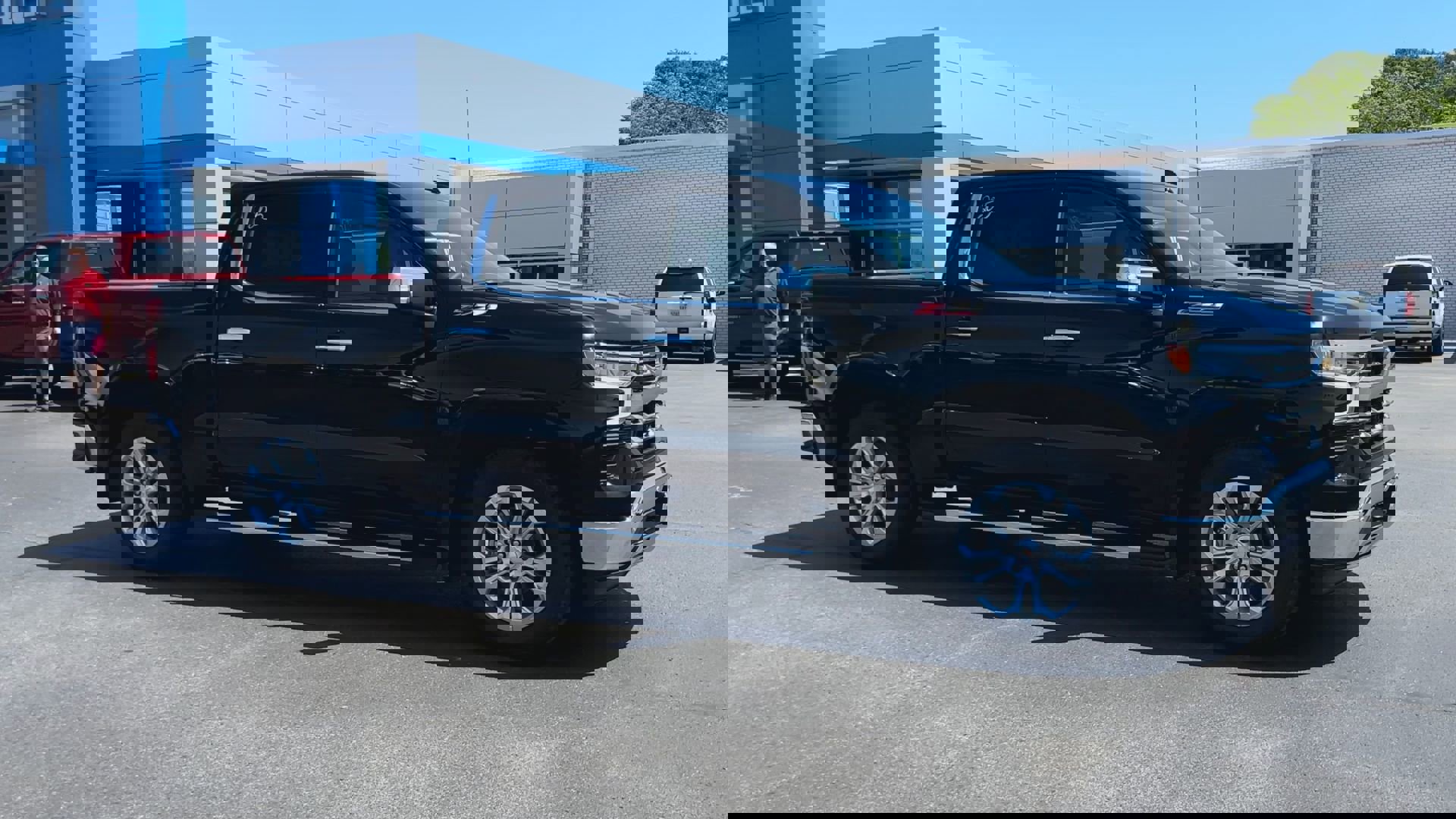 2025 Chevrolet Silverado 1500 LTZ photo 2