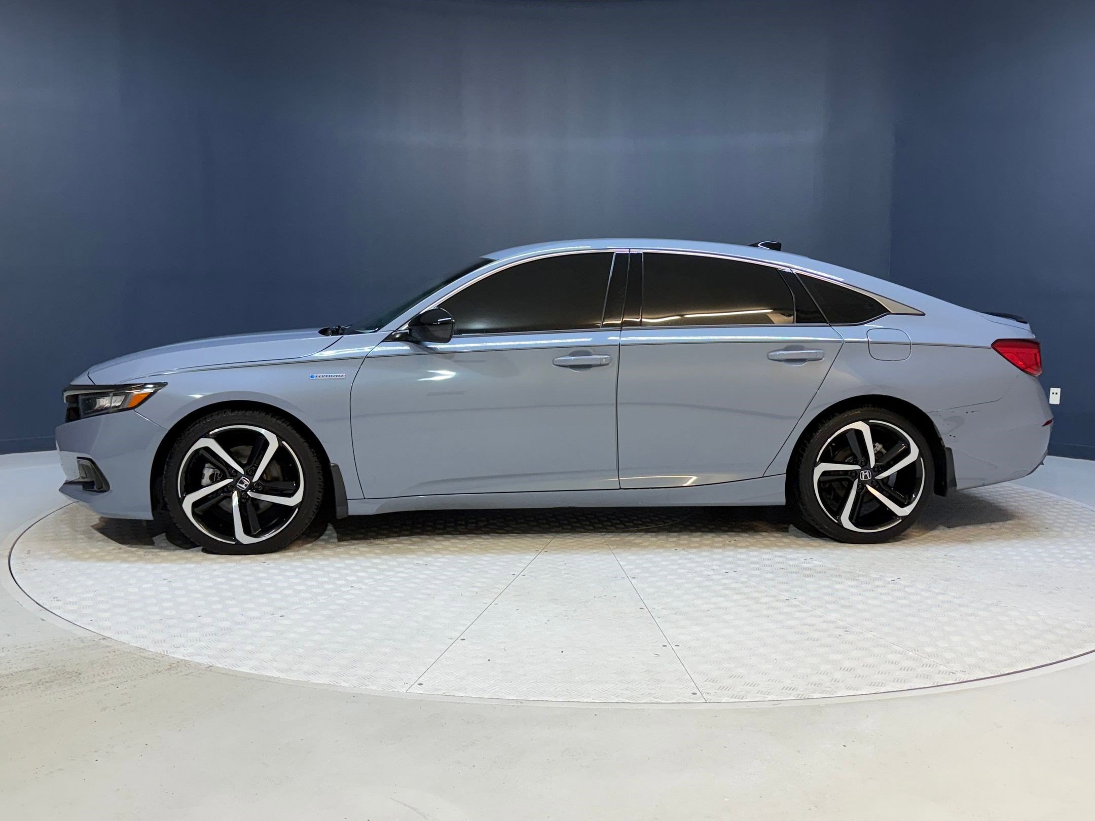 Used 2022 Honda Accord Hybrid Sport with VIN 1HGCV3F28NA029810 for sale in Northfield, Minnesota