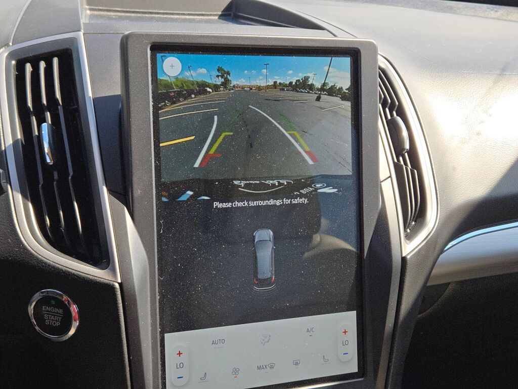 2022 Ford Edge SEL photo 27