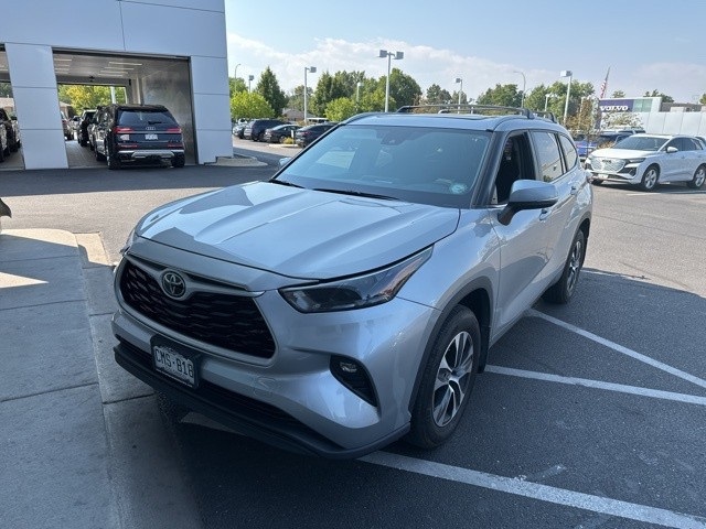 2023 Toyota Highlander XLE photo 4