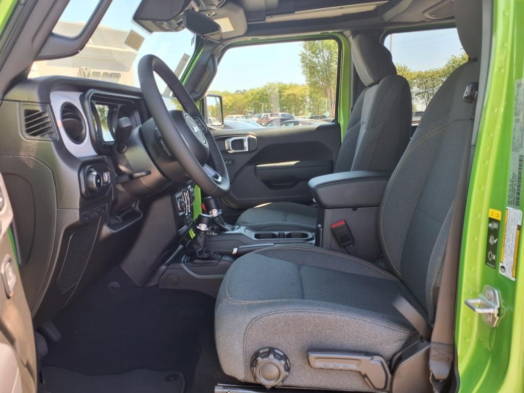 2025 Jeep Wrangler Sport S photo 3