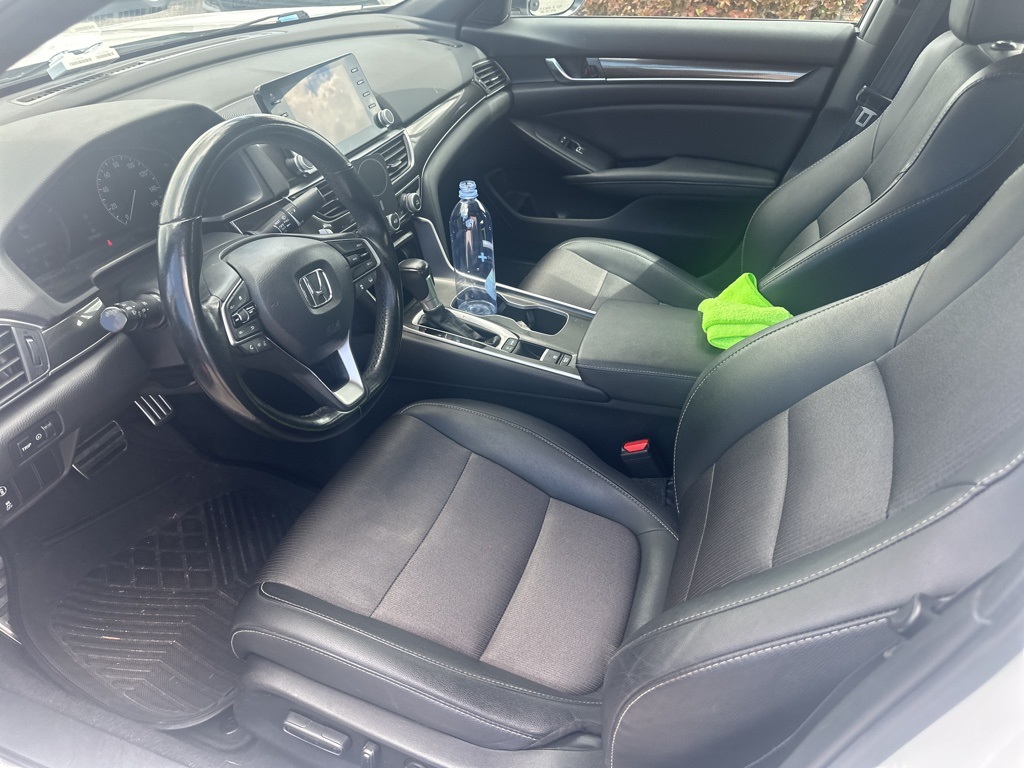 2020 Honda Accord Sport photo 2