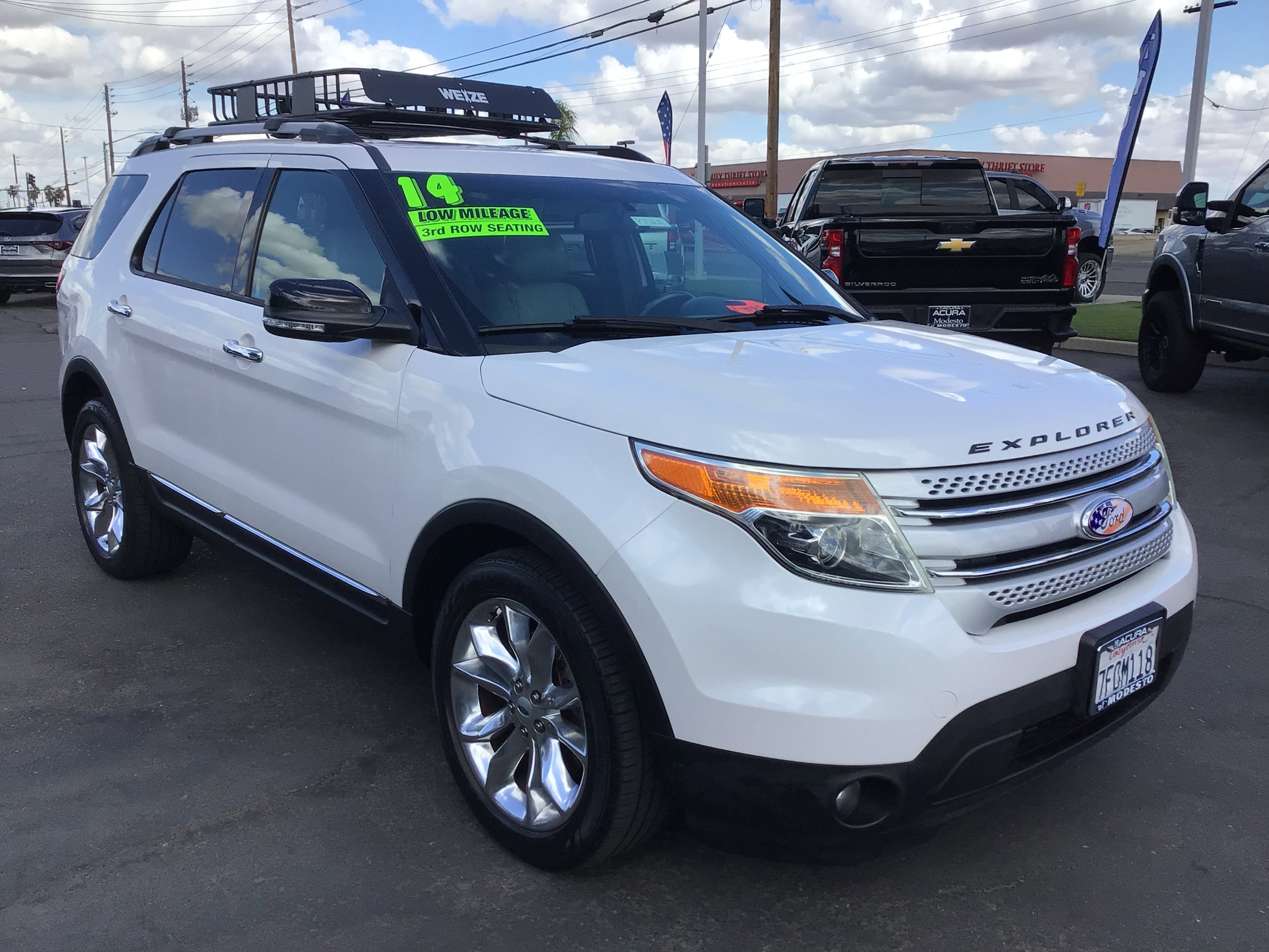 2014 Ford Explorer XLT photo 3
