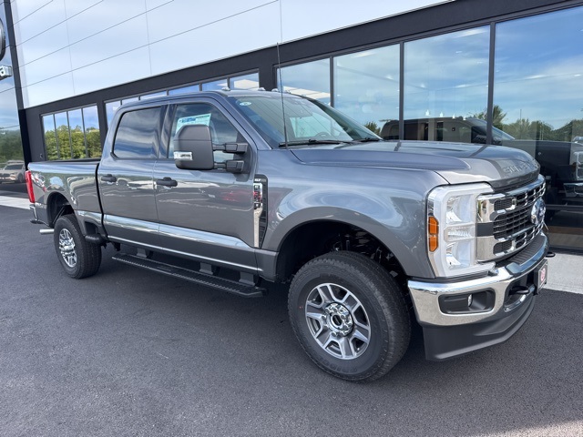 2025 Ford F-350 Super Duty XLT's photo