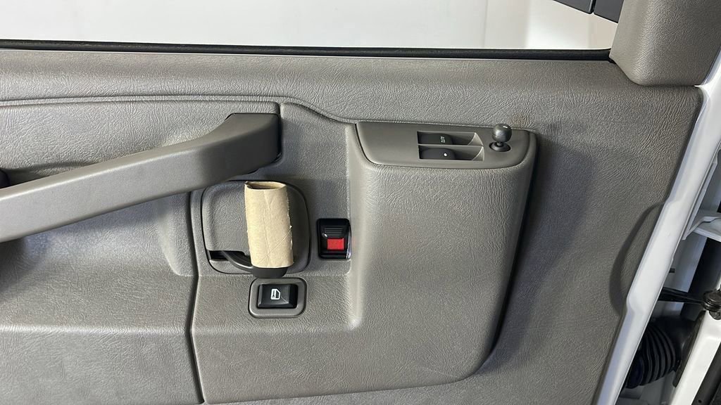 2025 Chevrolet Express Cargo 2500 photo 23