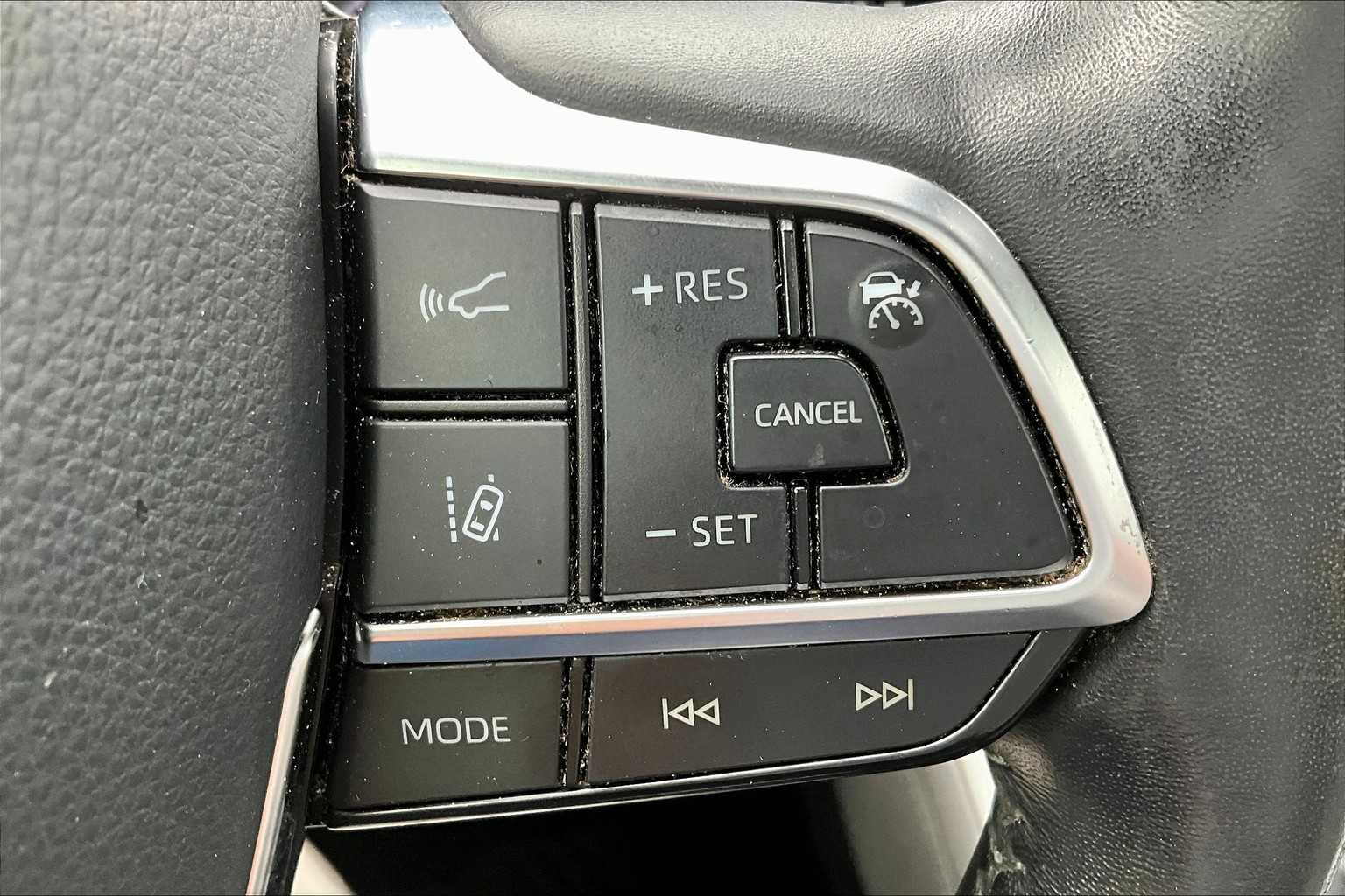 2020 Toyota Highlander Limited photo 20