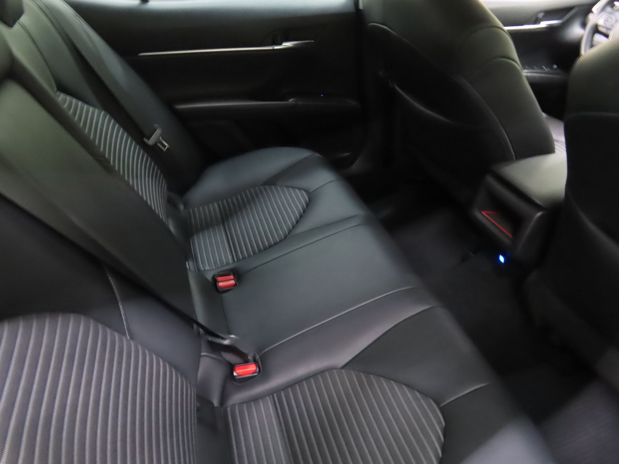 2022 Toyota Camry Hybrid SE photo 20