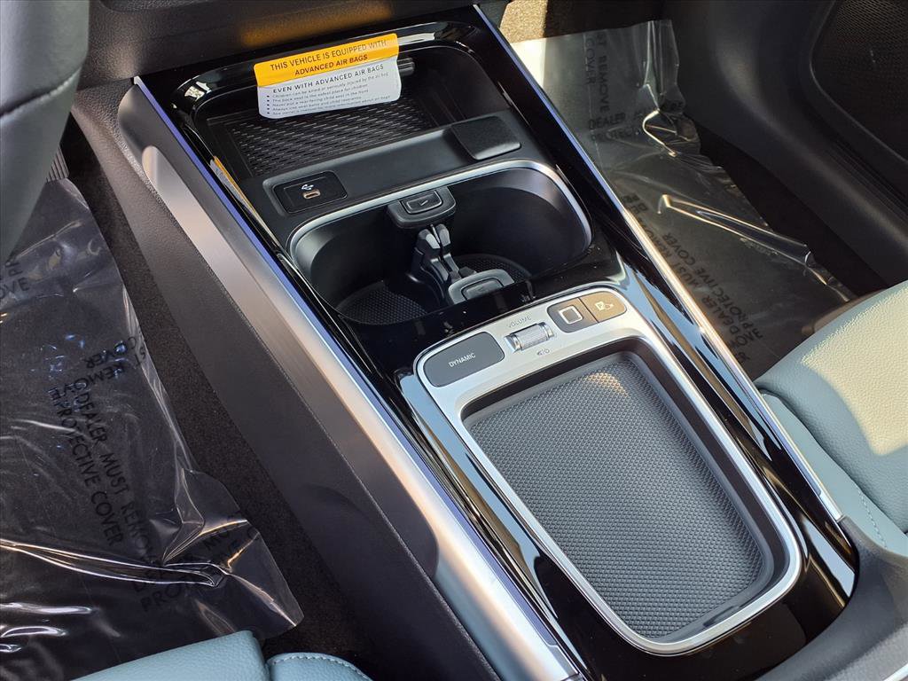 2026 Mercedes Benz GLB 250 photo 7