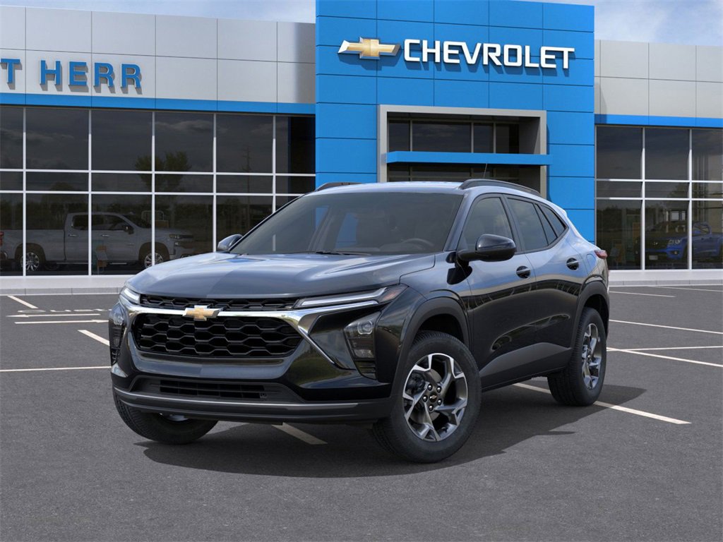2025 Chevrolet Trax LT photo 2