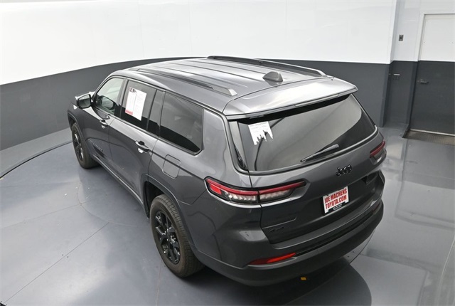 2024 Jeep Grand Cherokee Altitude photo 18