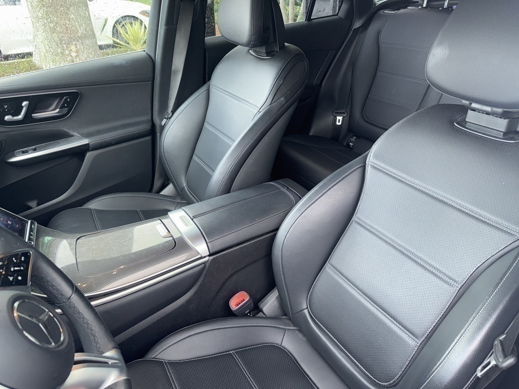 2024 Mercedes Benz GLC 300 4MATIC photo 5