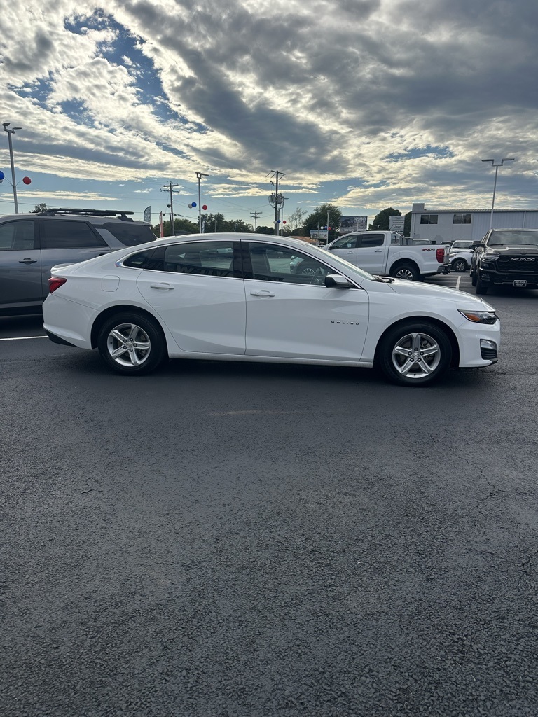 2024 Chevrolet Malibu LS photo 3