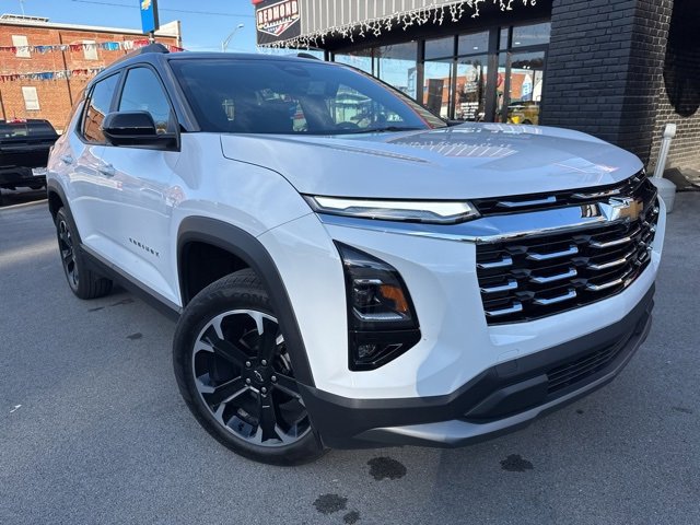2025 Chevrolet Equinox LT photo 3