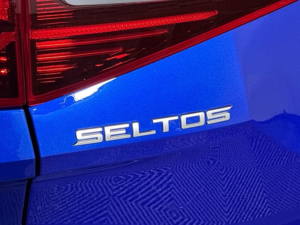 2023 Kia Seltos SX photo 23