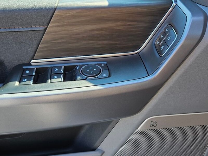 2025 Ford F-150 Lariat photo 26