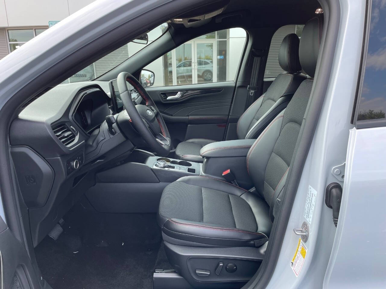 2025 Ford Escape ST-Line photo 8