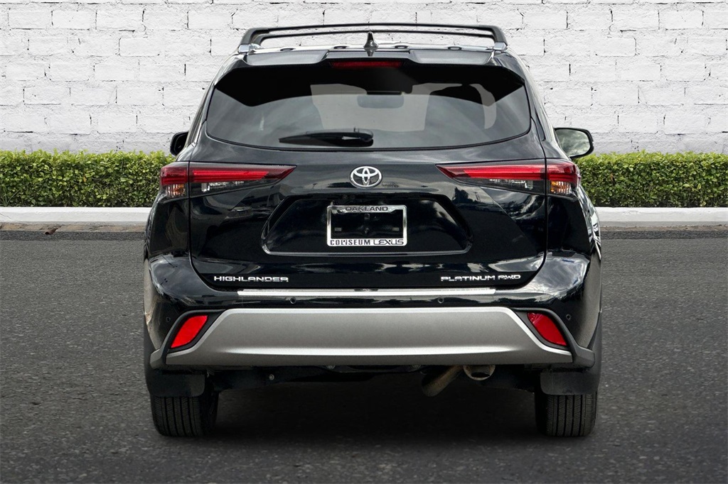 2024 Toyota Highlander Platinum photo 3