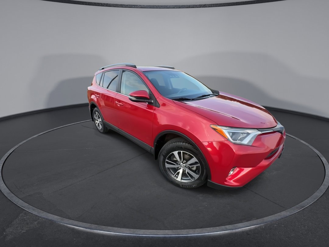 2017 Toyota RAV4 XLE photo 2