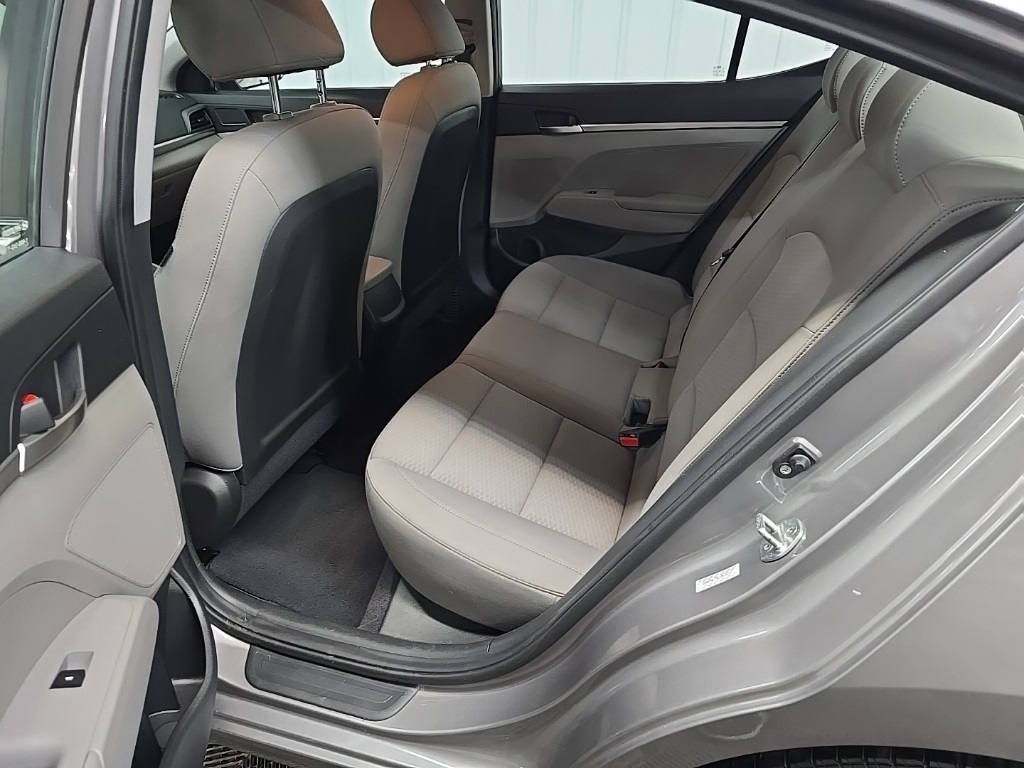 2020 Hyundai Elantra SE photo 29