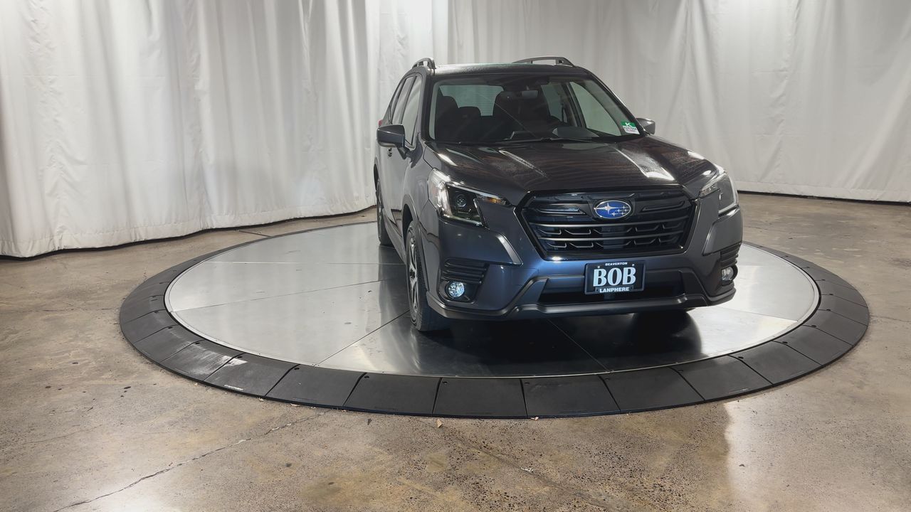 2023 Subaru Forester Premium photo 4