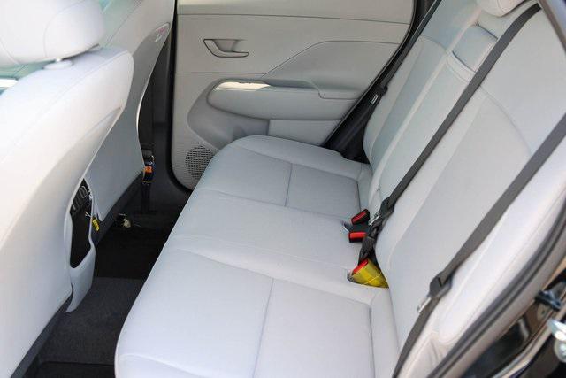 New 2025 Black Hyundai SEL Convenience FWD image 10