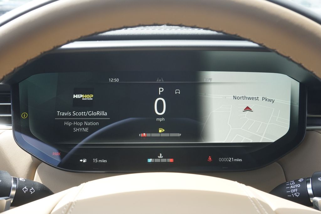 2025 Land Rover Range Rover Sport SE photo 11