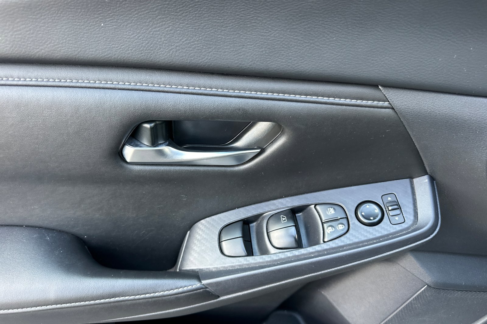 2024 Nissan Sentra SV photo 10