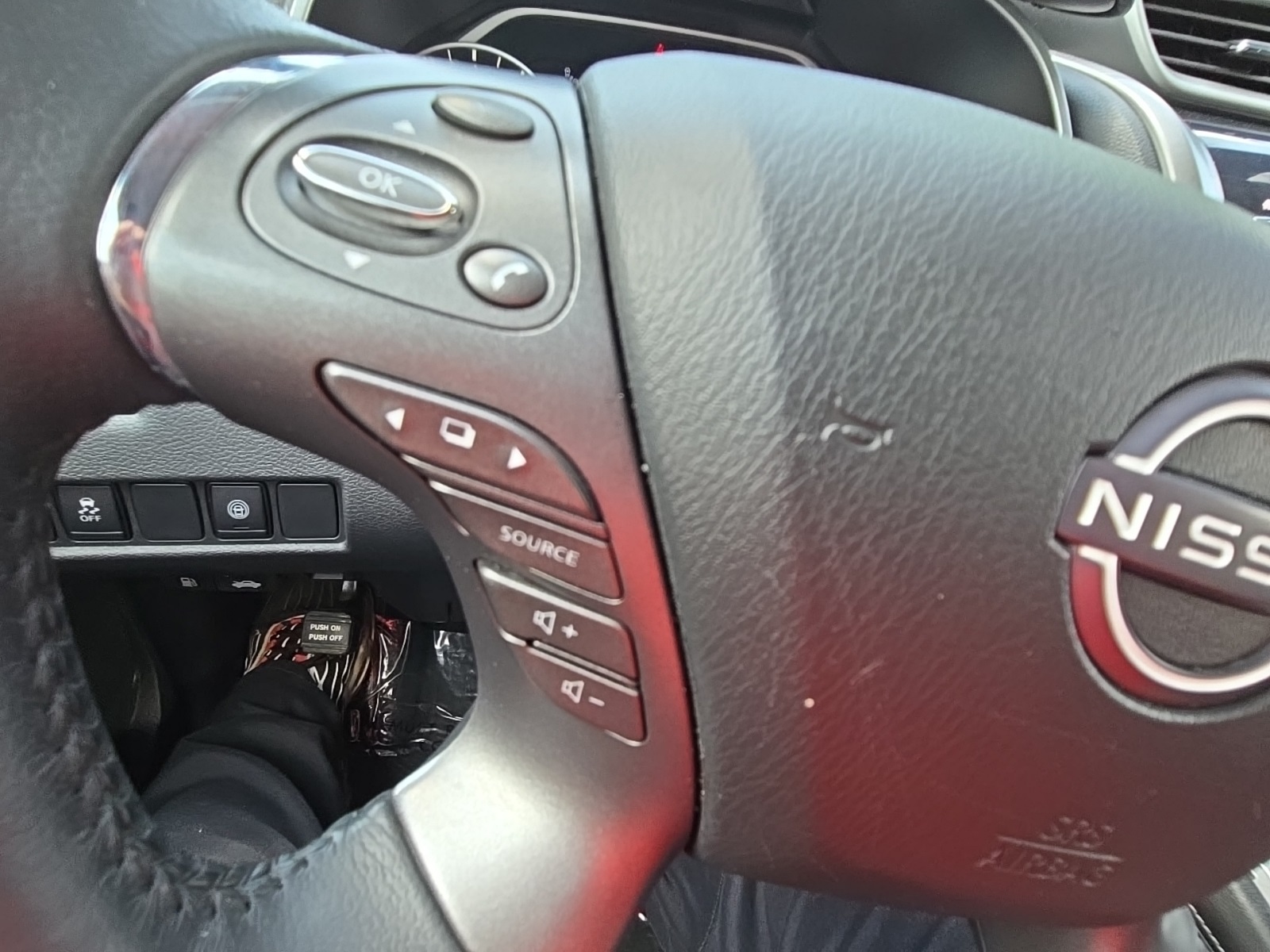 2023 Nissan Murano SV photo 22