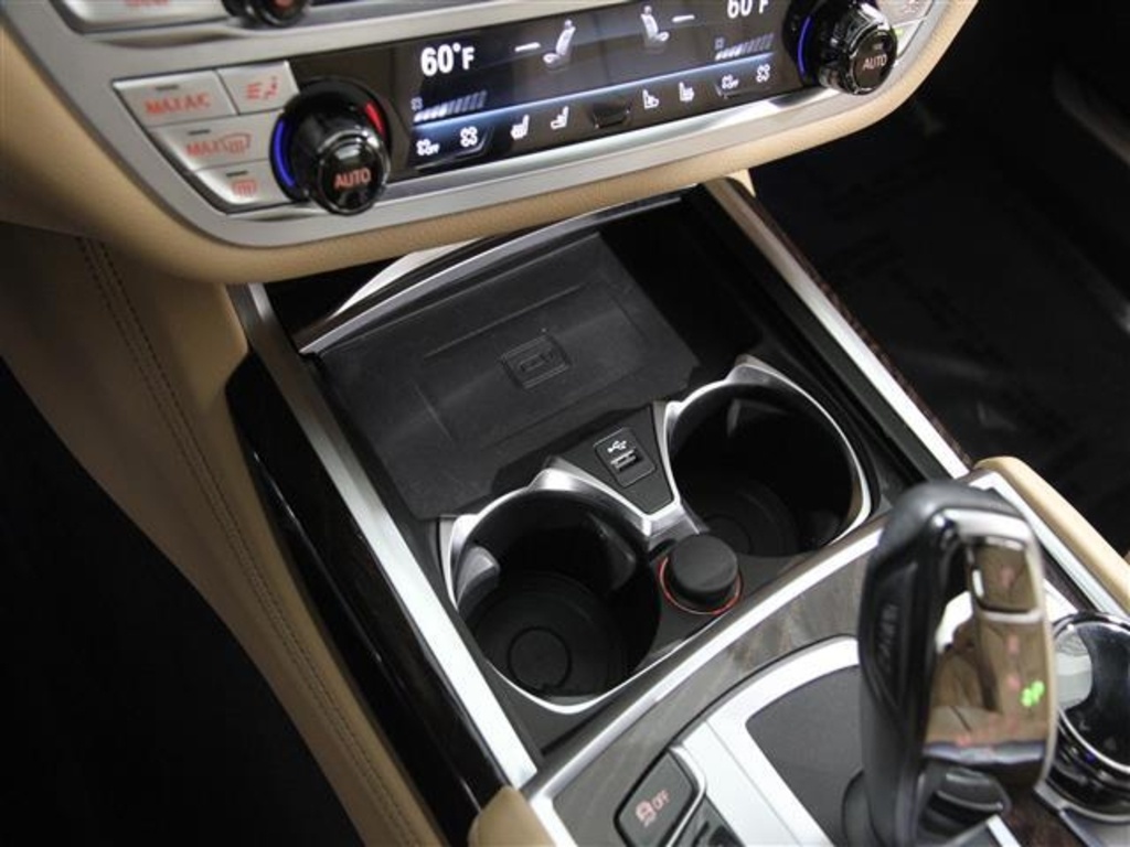 2022 Bmw 750i xDrive photo 2