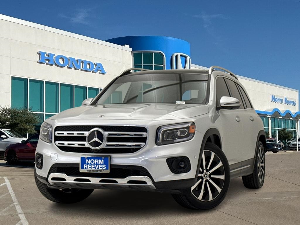 2022 Mercedes-Benz GLB's photo