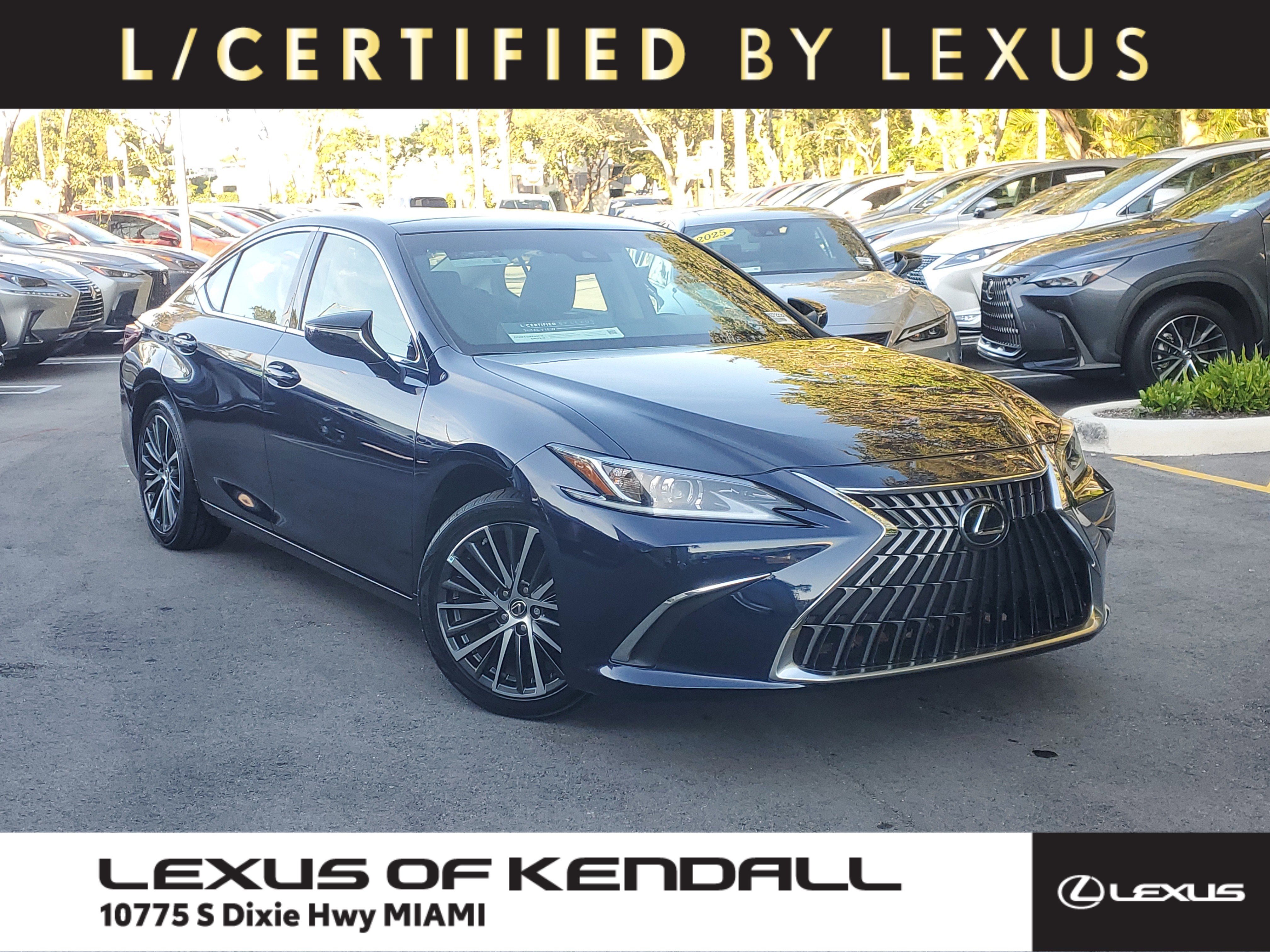 2024 Lexus ES 350's photo