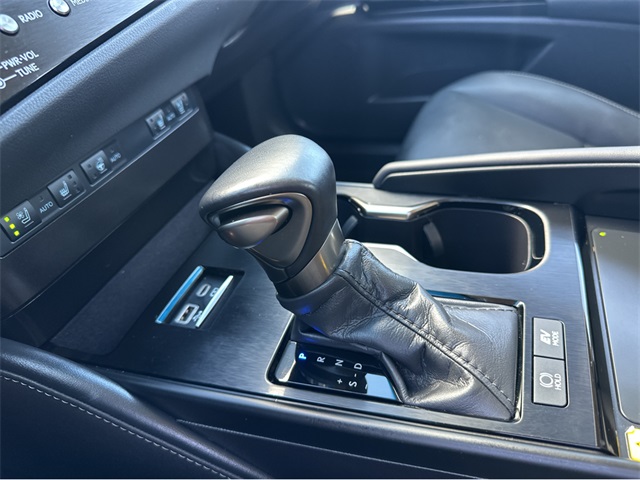 2025 Lexus ES 300h Premium photo 26