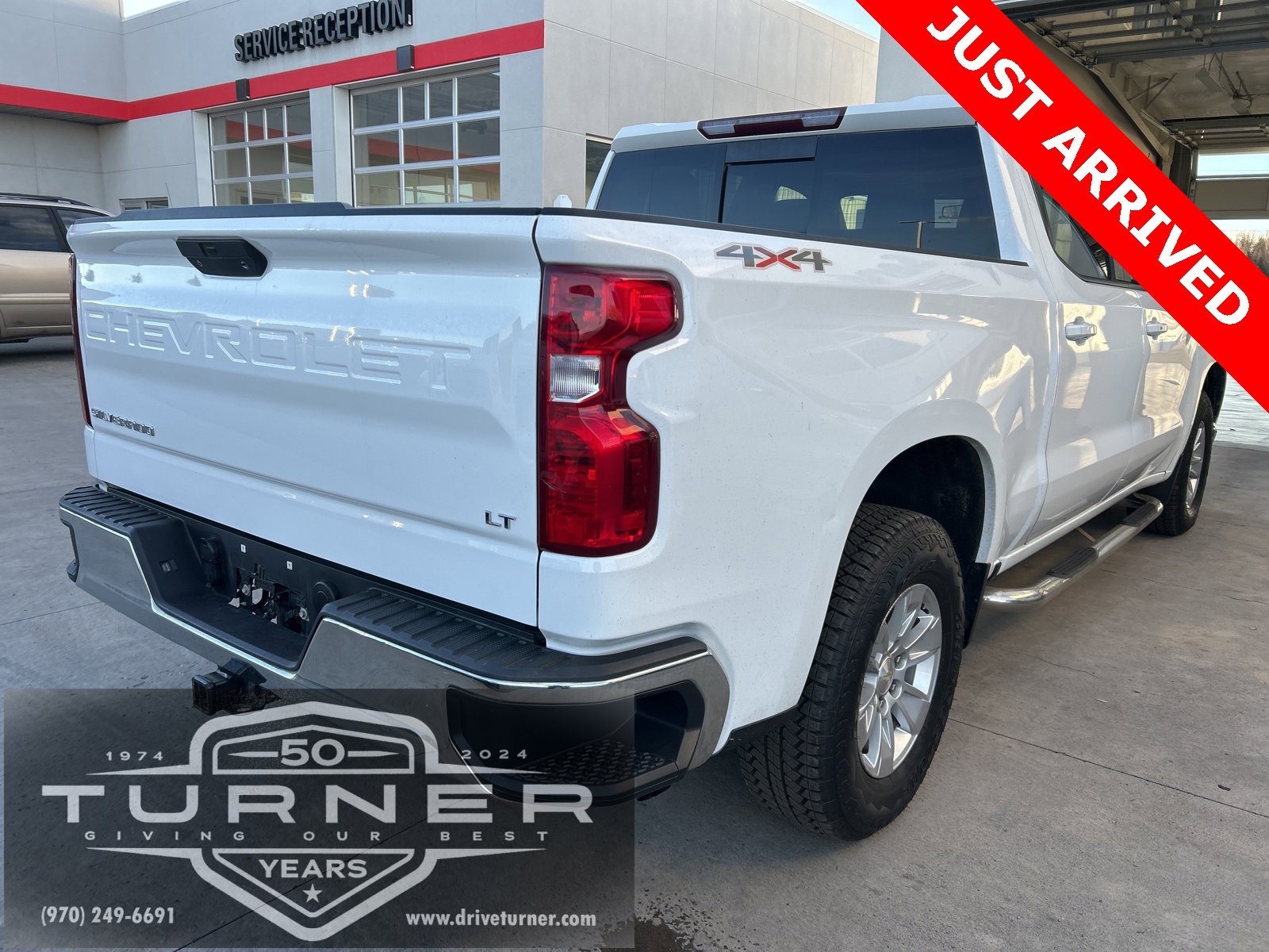 2020 Chevrolet Silverado 1500 LT photo 2