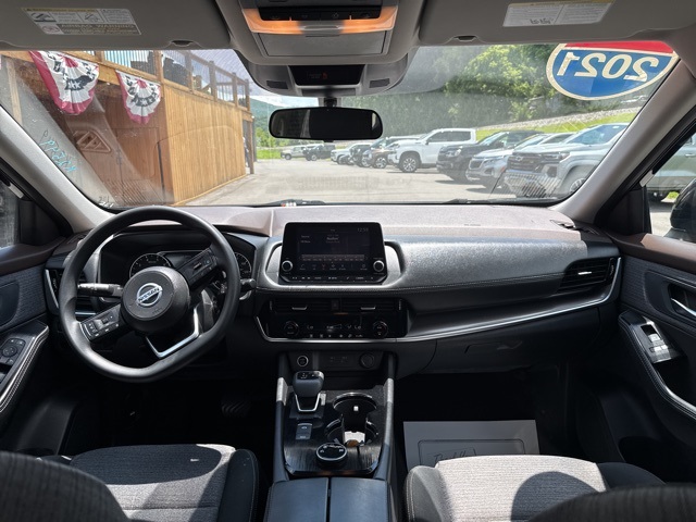 2021 Nissan Rogue SV photo 14