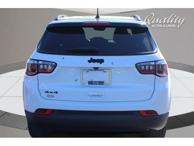 2023 Jeep Compass Altitude photo 3