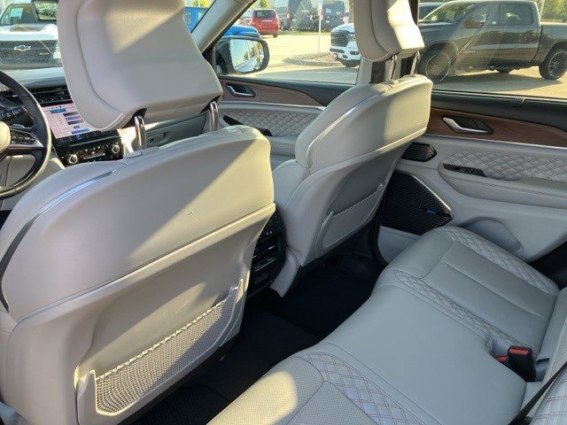 2022 Jeep Grand Cherokee Summit photo 24