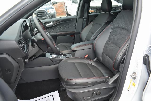 2025 Ford Escape ST-Line photo 9