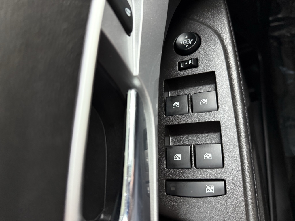 2015 Chevrolet Equinox LS photo 17