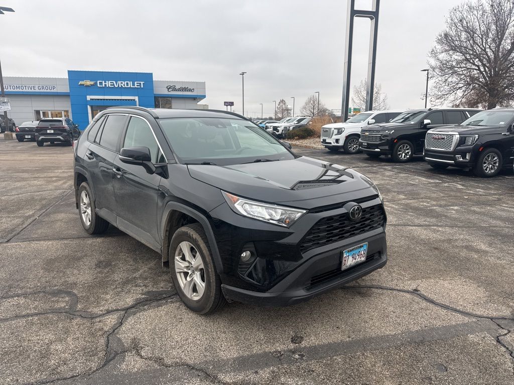 2019 Toyota RAV4 XLE's photo