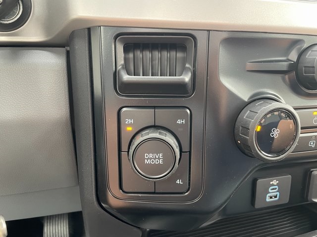 2025 Ford F-250 photo 27