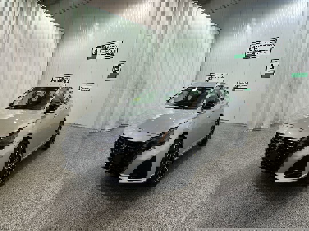 2025 Nissan Altima SR photo 2